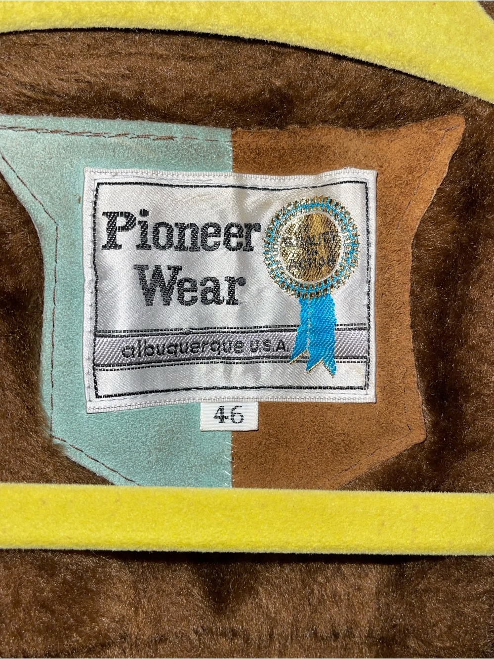 1970’s PIONEER Suede Vest in Chestnut Brown - Picture 5 of 8